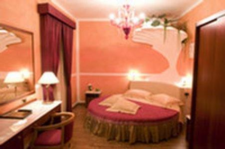 Hotel Benessere Villa Fiorita Colfiorito Exterior photo