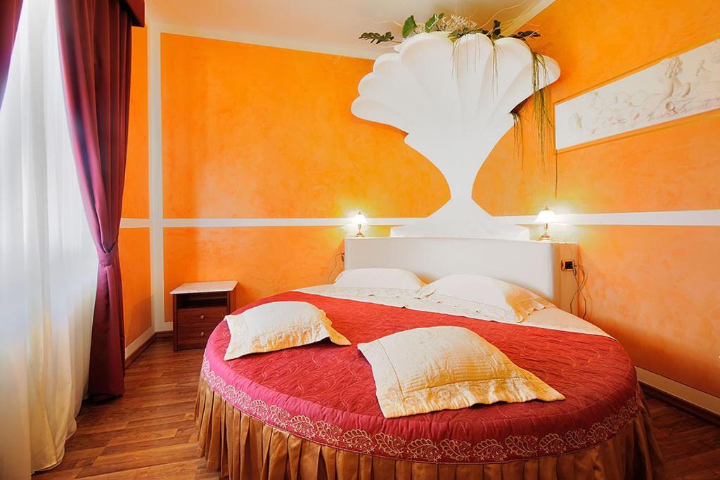 Hotel Benessere Villa Fiorita Colfiorito Exterior photo
