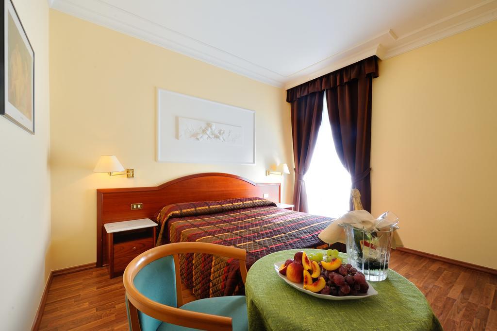 Hotel Benessere Villa Fiorita Colfiorito Exterior photo