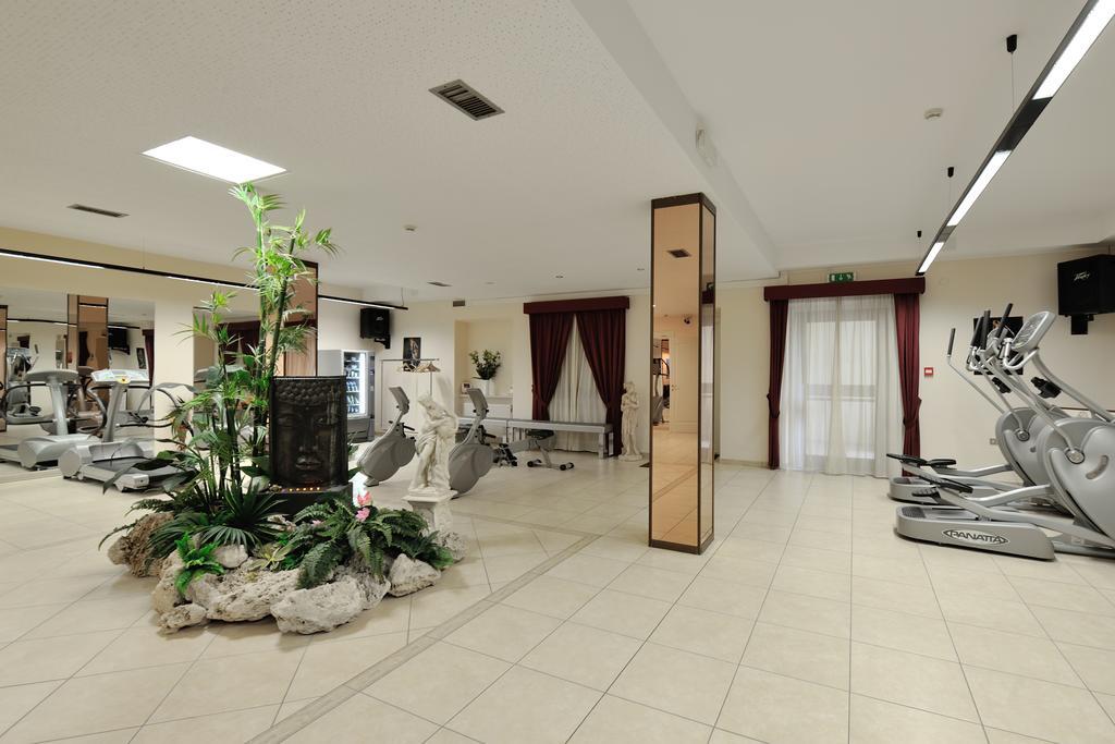 Hotel Benessere Villa Fiorita Colfiorito Exterior photo